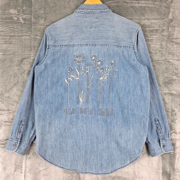 Womens Top Medium Blue Chambray Denim Floral Embroidered Oversized Boho‎ Western - Picture 1 of 6